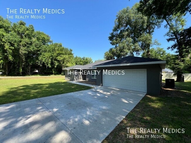 7593 SW 82nd St in Ocala, FL - Building Photo - Building Photo