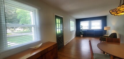 425 Ingleside Ave in Aurora, IL - Building Photo - Building Photo