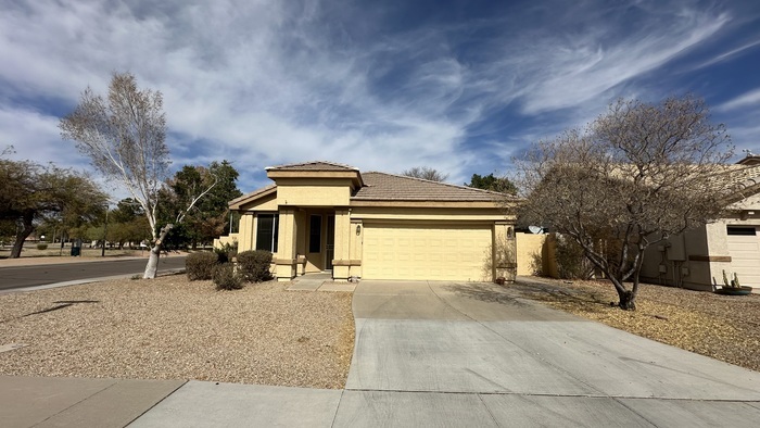 1490 W Armstrong Way in Chandler, AZ - Building Photo