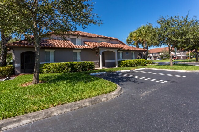 Camden Doral Villas in Doral, FL - Foto de edificio - Building Photo