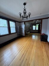 5650 W Giddings St, Unit 2 in Chicago, IL - Building Photo - Building Photo