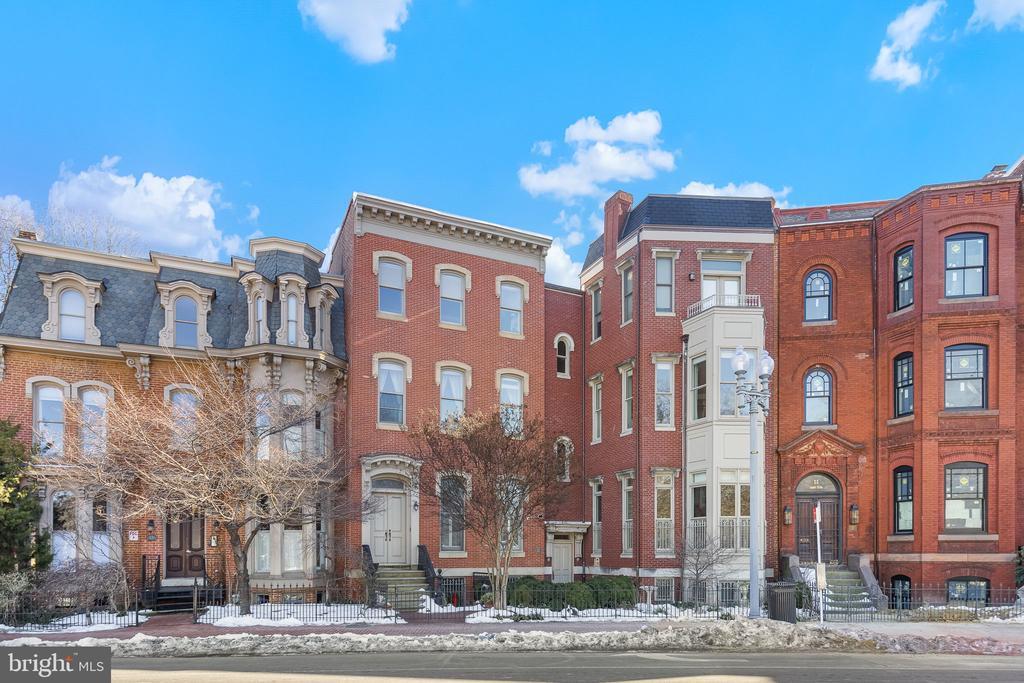 20 Logan Cir NW in Washington, DC - Building Photo