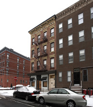 133 Madison St in Hoboken, NJ - Building Photo - Building Photo