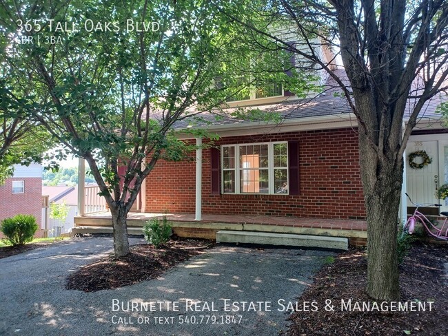 property at 365 Tall Oak Blvd NW