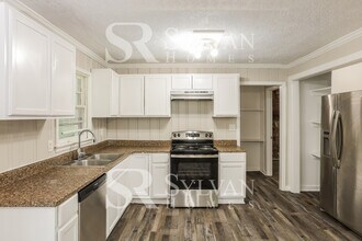 6111 Thunderwood Rd in Mableton, GA - Building Photo - Building Photo