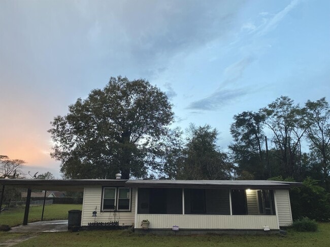 property at 1313 W Oglethorpe Hwy