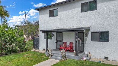 915 E 91st St in Los Angeles, CA - Building Photo - Building Photo