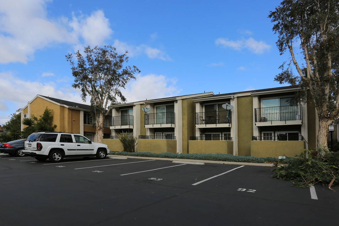 Windsor Park in San Diego, CA - Building Photo