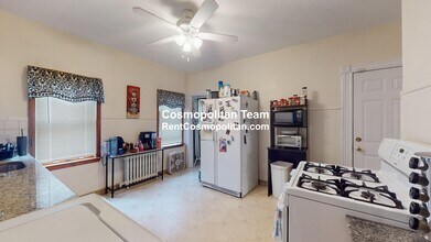 8 Wareham St in Medford, MA - Foto de edificio - Building Photo