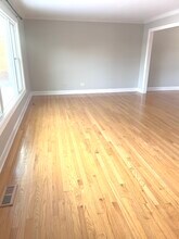 7213 Bateman St in Downers Grove, IL - Building Photo - Building Photo