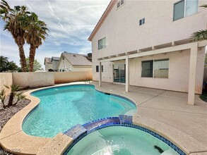 7216 Winding Creek Dr in Las Vegas, NV - Building Photo - Building Photo