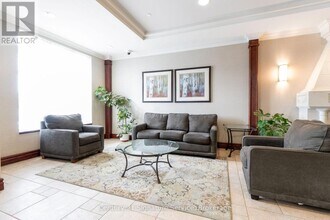 2545 Erin Centre Blvd in Mississauga, ON - Building Photo - Building Photo