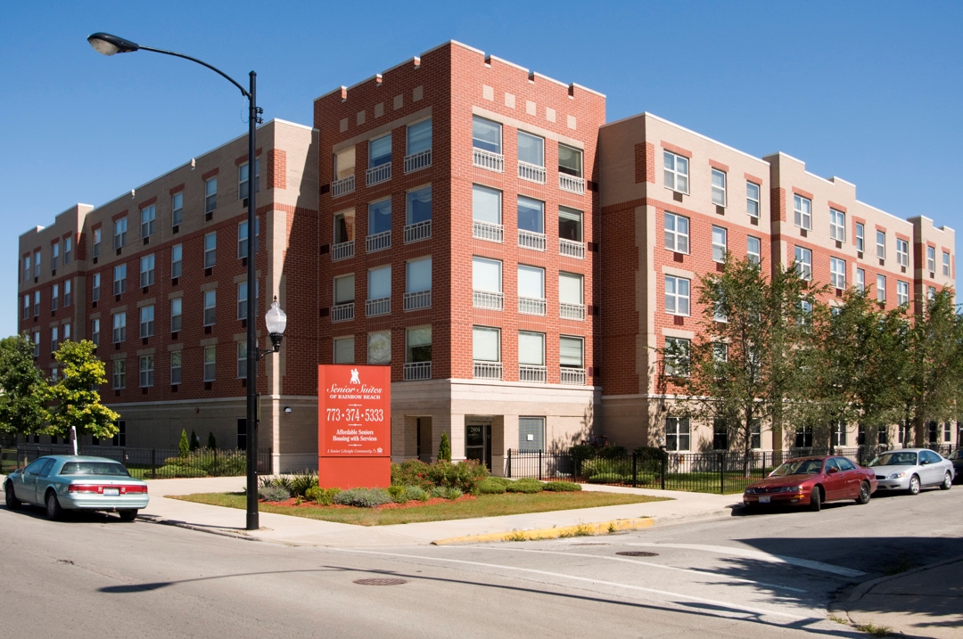 Senior Suites of Rainbow Beach in Chicago, IL - Foto de edificio