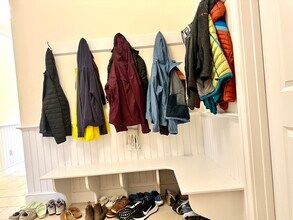 27 Glenville Ave, Unit 6 in Boston, MA - Foto de edificio - Building Photo