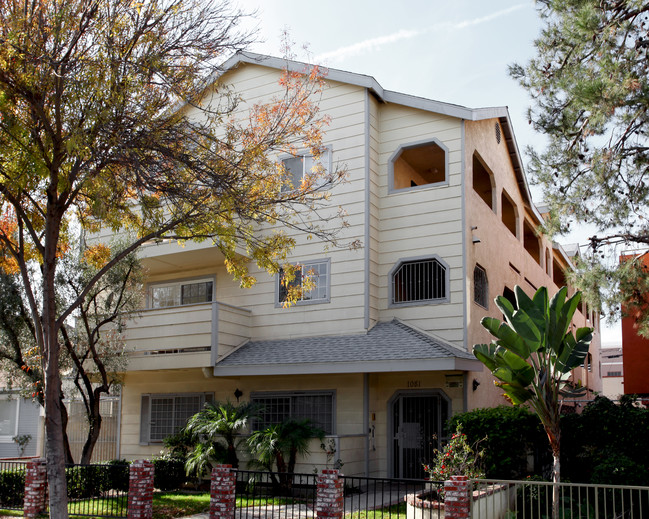 1081 Stanley Ave in Long Beach, CA - Building Photo - Building Photo