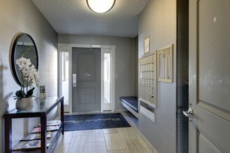 Chesterfield Place in Chesterfield, MO - Foto de edificio - Building Photo