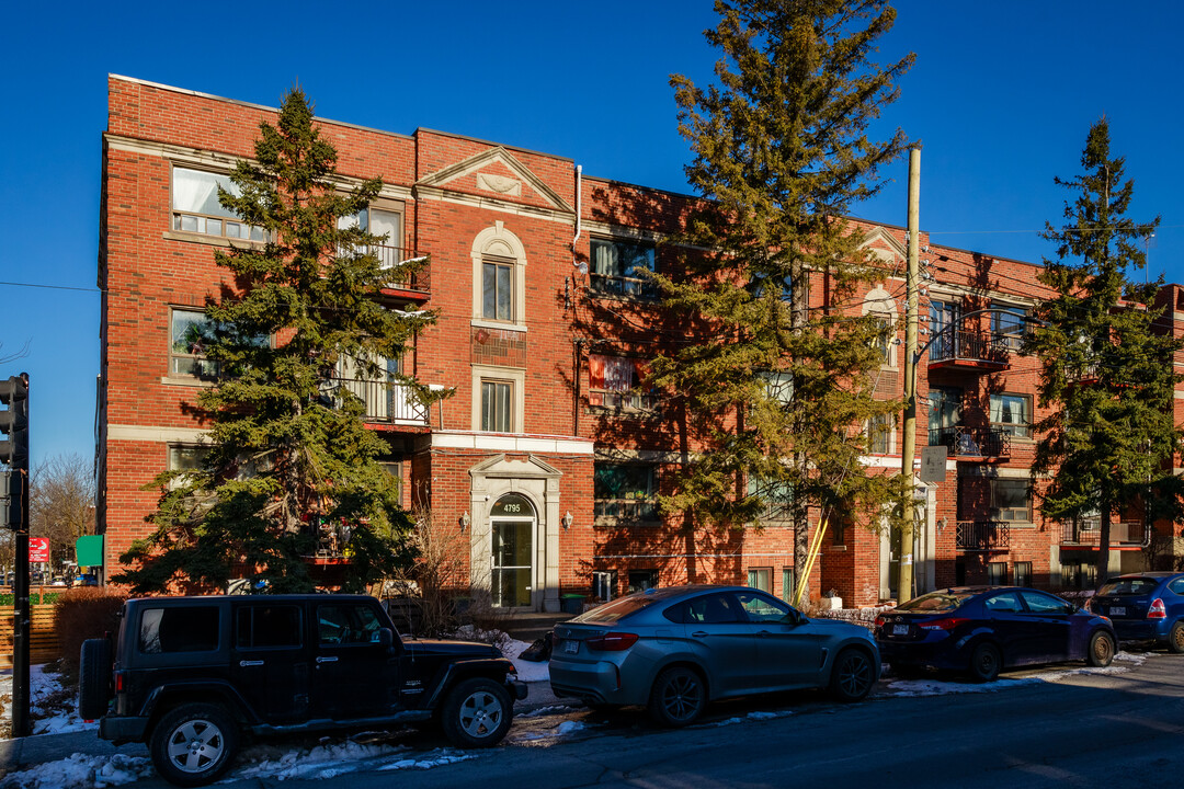 4785 Saint-Kévin Av in Montréal, QC - Building Photo