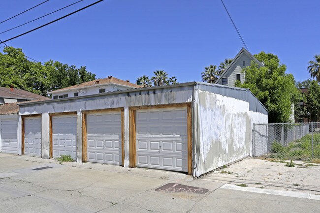 2616 N St in Sacramento, CA - Foto de edificio - Building Photo