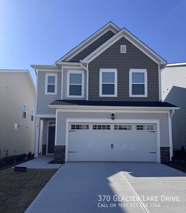 370 Glacier Lk Dr in Raleigh, NC - Building Photo