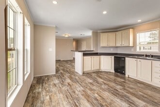 5102 E 12th St in Panama City, FL - Building Photo - Building Photo