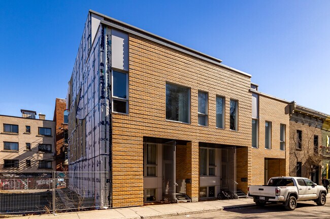 Hus Mont-Royal in Montréal, QC - Building Photo - Building Photo