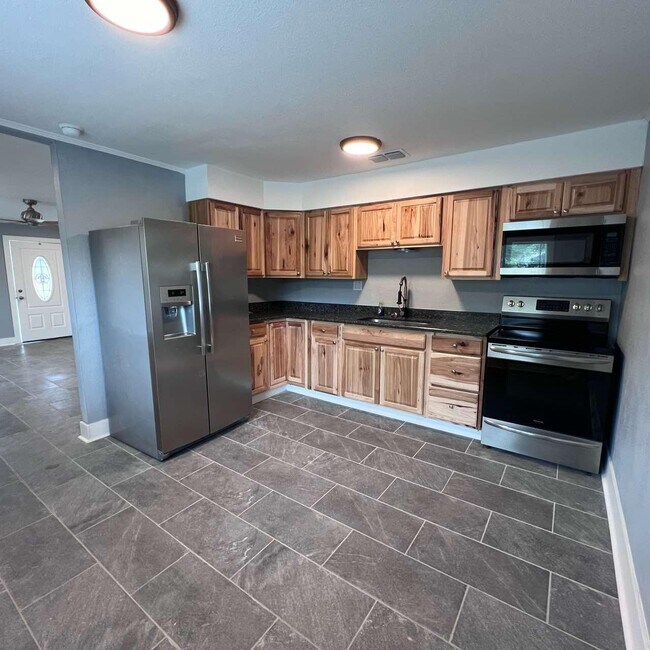 121 Harbeson Ave SE in Fort Walton Beach, FL - Building Photo - Building Photo