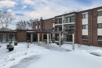 Hunters Park in Arden Hills, MN - Building Photo - Building Photo