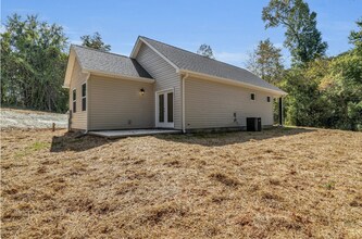 176 Hogan Hts in Rossville, GA - Building Photo - Building Photo