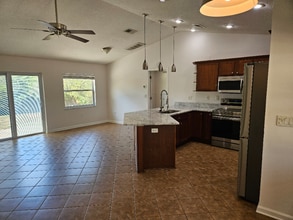 5179 Montford Cir in Spring Hill, FL - Building Photo - Building Photo