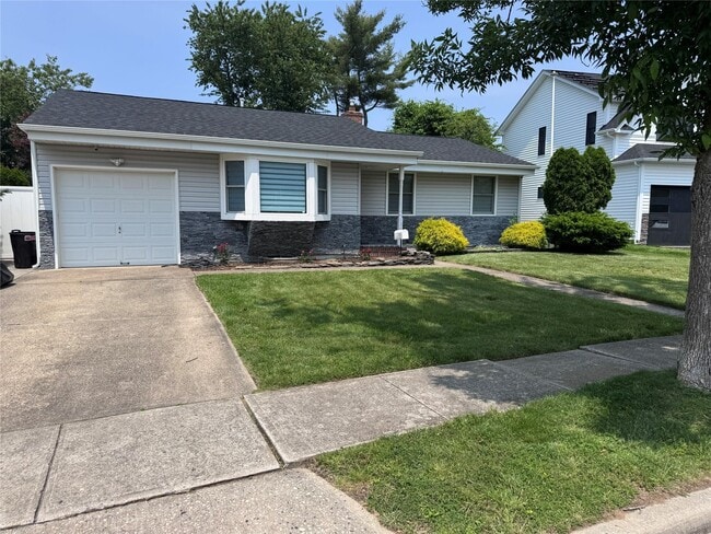 134 King St in Hicksville, NY - Building Photo - Building Photo
