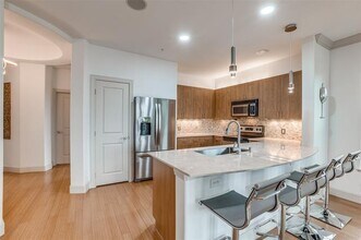 3818 Holland Ave in Dallas, TX - Building Photo - Building Photo
