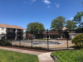 22 Wells Ct, Unit 22 in Hampton, VA - Foto de edificio - Building Photo