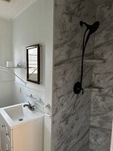 207 West End Ave in Hopatcong, NJ - Building Photo - Building Photo