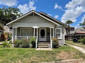 2015 Sheldon St in Houston, TX - Building Photo - Building Photo