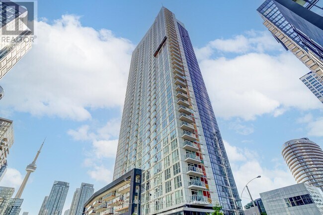 property at 85-3185 Queens Wharf Rd