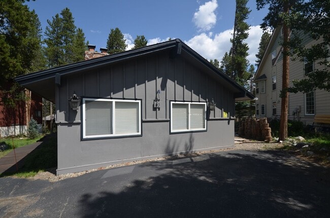 43 Red Feather Rd