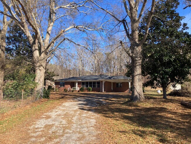 11440 U.S. Hwy 431 in Wellington, AL - Building Photo - Building Photo
