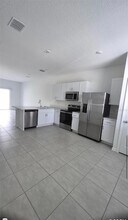 3064 Skyline Lp in Kissimmee, FL - Foto de edificio - Building Photo