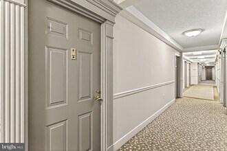 2151 Jamieson Ave in Alexandria, VA - Foto de edificio - Building Photo