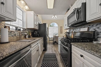 Room in House on Crestridge Ct in Stone Mountain, GA - Building Photo - Building Photo