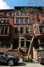 42 W 71st St in New York, NY - Building Photo - Building Photo