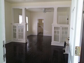 157 Arlington Ct #1 in San Antonio, TX - Foto de edificio - Building Photo