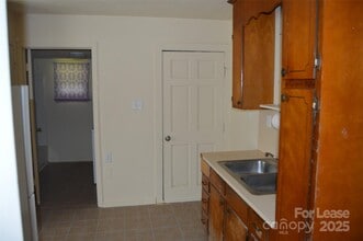 208 Wilson St in Statesville, NC - Building Photo - Building Photo