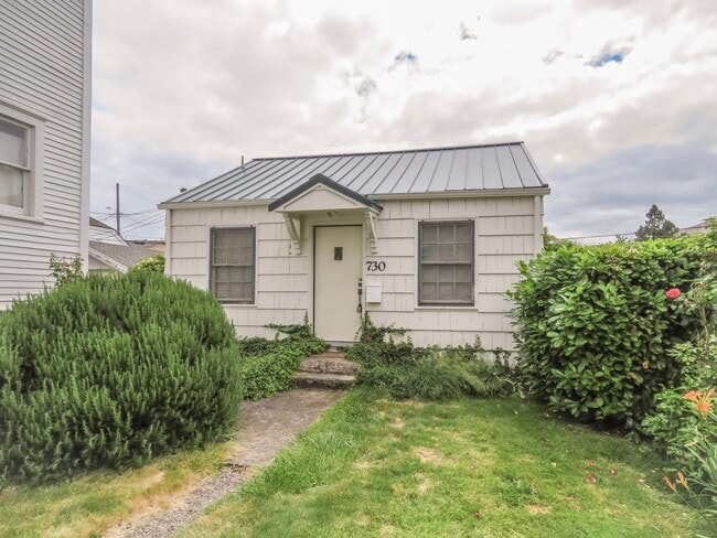property at 730 Cottage St NE
