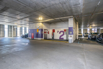 930 Poydras in New Orleans, LA - Building Photo - Building Photo