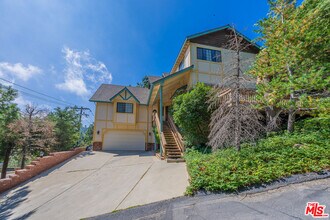 676 Zurich Dr in Lake Arrowhead, CA - Building Photo - Building Photo