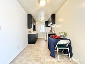 11275 Huston St in Los Angeles, CA - Building Photo - Building Photo