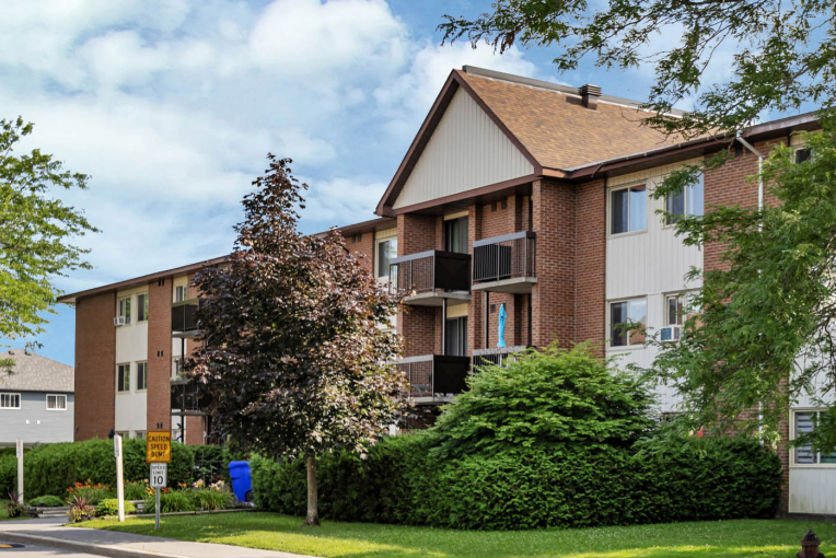 Campbellview in Arnprior, ON - Building Photo