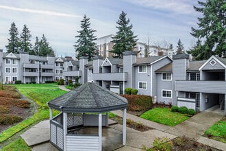 Monte Vista Apartments in University Place, WA - Foto de edificio - Primary Photo