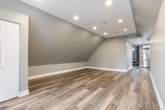 property at 4624 N Springfield Ave